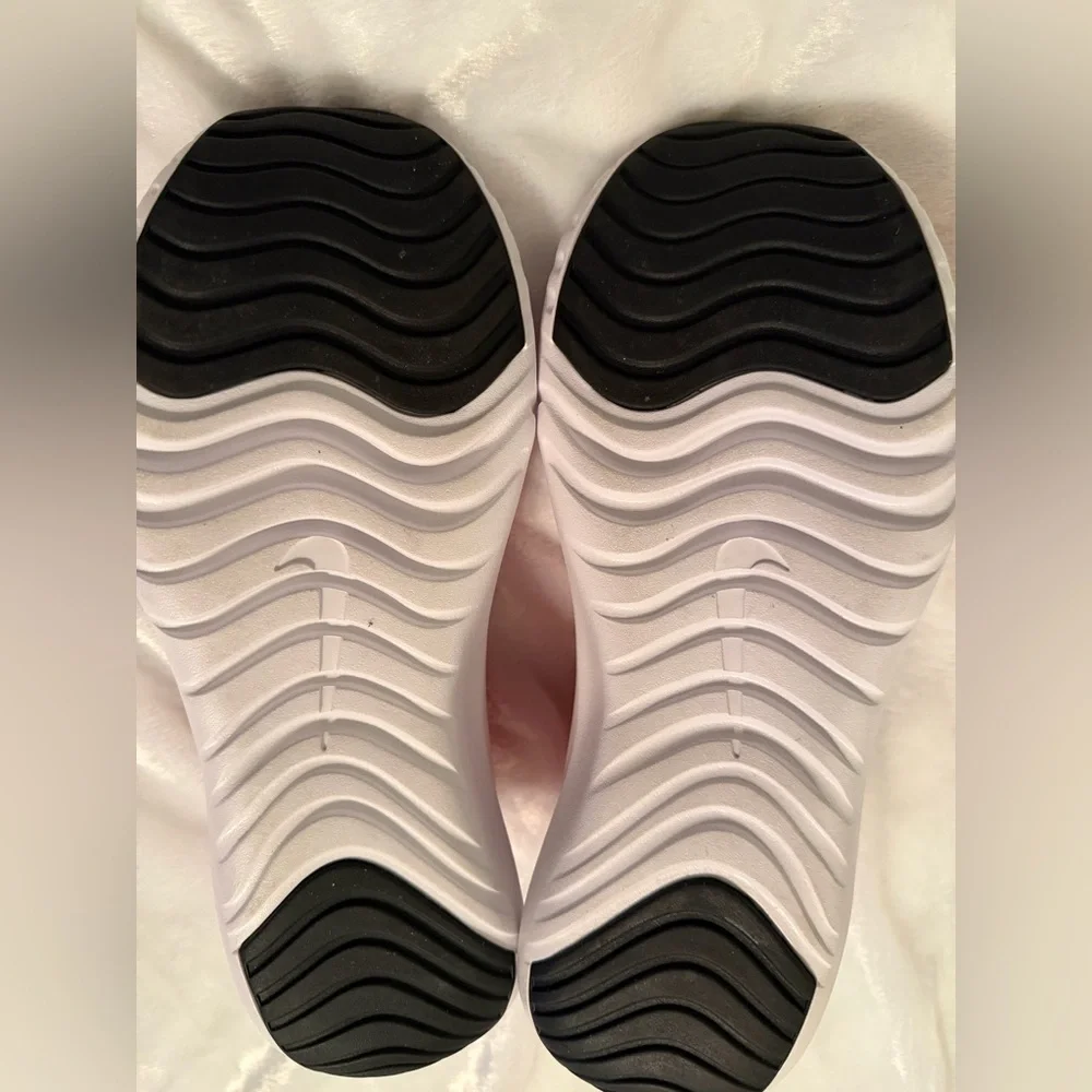 Nike Red and Black Athletic Slip-Ons - Picture 11 of 11